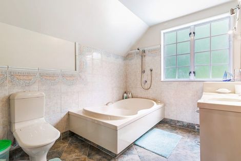 Photo of property in 31 Laingfield Terrace, Laingholm, Auckland, 0604