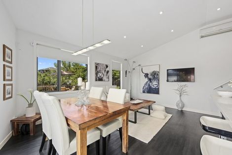 Photo of property in 19 Cosgrove Rise, Riverstone Terraces, Upper Hutt, 5018