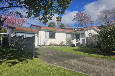Photo of property in 2 Sunvale Place, Gate Pa, Tauranga, 3112