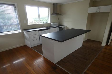 Photo of property in 1/128 Triangle Road, Massey, Auckland, 0614