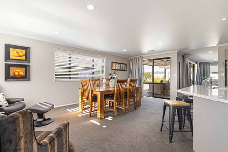 Photo of property in 6 Liberty Grove, Kelvin Grove, Palmerston North, 4414