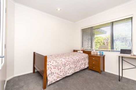 Photo of property in 29 Johnstone Drive, Fitzherbert, Palmerston North, 4410