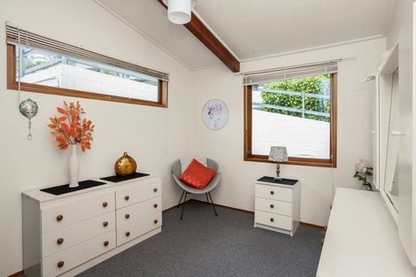 Photo of property in 2 Karaka Road, Bluff Hill, Napier, 4110