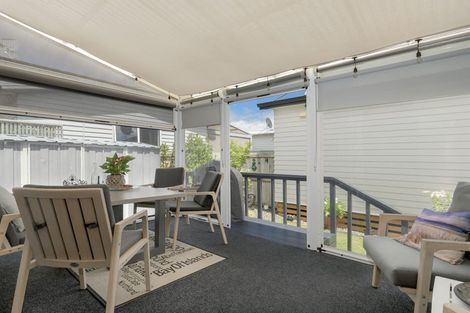 Photo of property in 11 Kamahi Crescent, Papamoa Beach, Papamoa, 3118