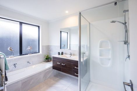 Photo of property in 8 Ladeira Place, Fitzroy, Hamilton, 3206