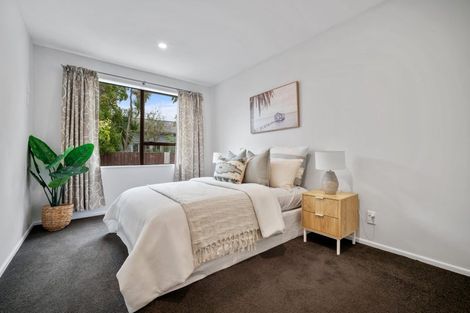 Photo of property in 2/32 Prestons Road, Redwood, Christchurch, 8051