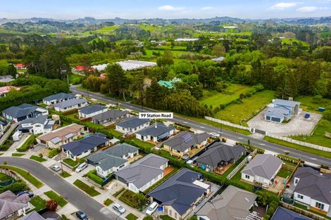 Photo of property in 99 Station Road, Kumeu, 0891