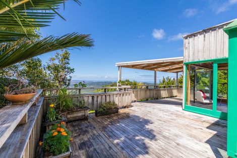 Photo of property in 11 Cascade Avenue, Waiatarua, Auckland, 0604