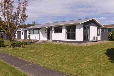 Photo of property in 26 Escort Grove, Awapuni, Palmerston North, 4412