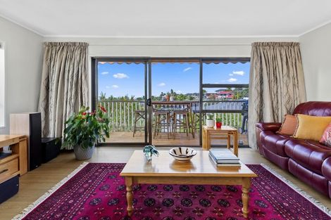 Photo of property in 1/15 Deep Creek Road, Waiake, Auckland, 0630