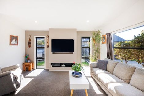 Photo of property in 51 Chestnut Close, Kelvin Grove, Palmerston North, 4414