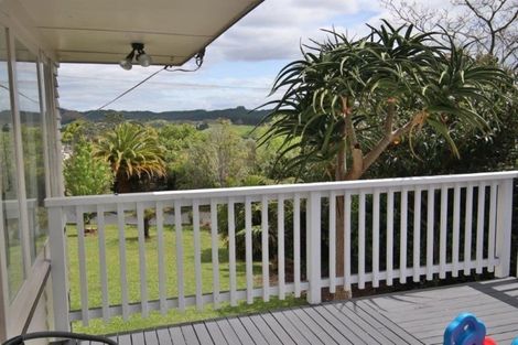 Photo of property in 15 Yorke Road, Haruru, 0204