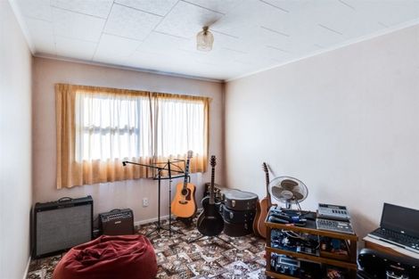 Photo of property in 2 Lannie Place, Greenmeadows, Napier, 4112