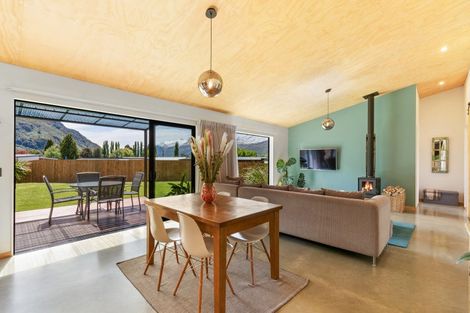 Photo of property in 5 Lakefield Close, Kingston, Athol, 9793