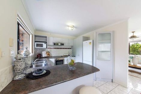 Photo of property in 28 Brookwood Drive, Henderson, Auckland, 0612