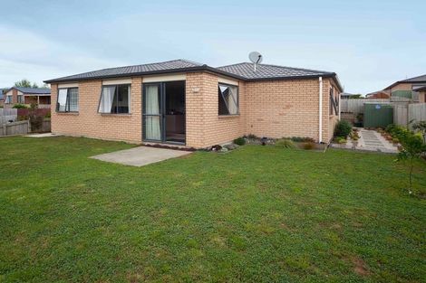 Photo of property in 52 Woodbank Drive, Glen Eden, Auckland, 0602