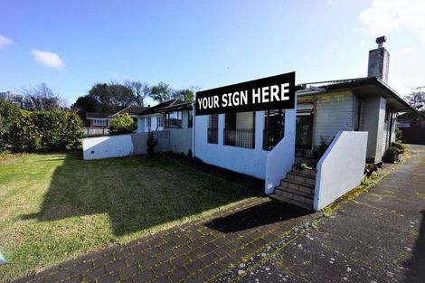 Photo of property in 30 Lincoln Road, Henderson, Auckland, 0610