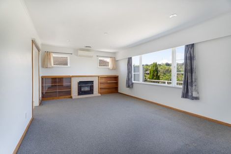 Photo of property in 8 Spenmoor Street, Newlands, Wellington, 6037