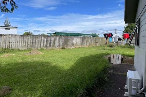 Photo of property in 16 Massine Place, Randwick Park, Auckland, 2105