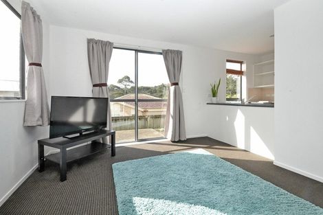 Photo of property in 56 Woodbank Drive, Glen Eden, Auckland, 0602