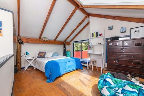 Photo of property in 53 Rayner Road, Piha, New Lynn, 0772