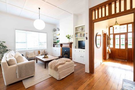 Photo of property in 4 Kinross White Street, Napier South, Napier, 4110