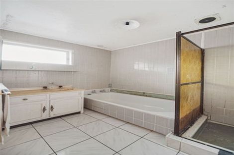 Photo of property in 21 Convair Crescent, Mangere, Auckland, 2022