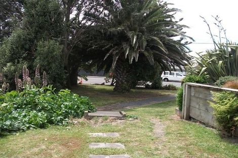 Photo of property in 6 Croft Grove, Moera, Lower Hutt, 5010