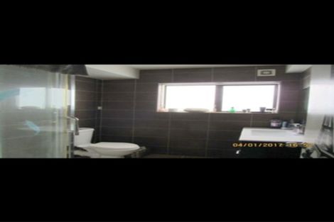 Photo of property in 21 Unsworth Drive, Unsworth Heights, Auckland, 0632