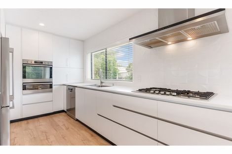 Photo of property in 6 Edgewater Grove, Orewa, 0931