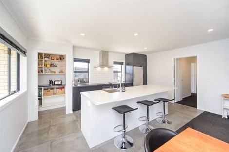 Photo of property in 8 Poplar Grove, Feilding, 4702