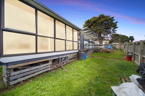 Photo of property in 178 Finlayson Avenue, Clendon Park, Auckland, 2103