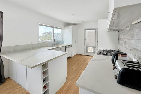 Photo of property in 2/1 Broadview Place, Howick, Auckland, 2014