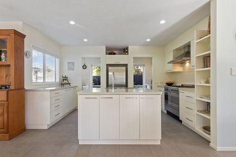 Photo of property in 16a Riverlea Avenue, Pakuranga, Auckland, 2010