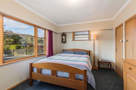 Photo of property in 17 Sharpe Crescent, Wainuiomata, Lower Hutt, 5014