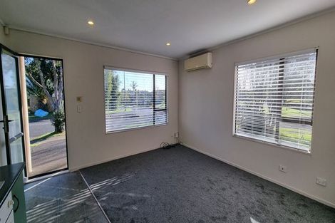 Photo of property in 1 Ardee Close, East Tamaki, Auckland, 2016