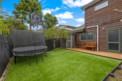 Photo of property in 1/47 Tui Glen Road, Birkenhead, Auckland, 0626