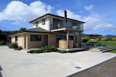 Photo of property in 4 Koromiko Drive, Coromandel, 3506
