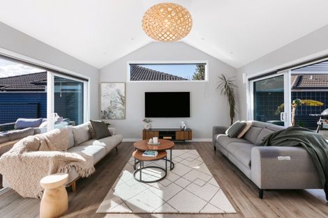 Photo of property in 28 Araroa Place, Papamoa Beach, Papamoa, 3118