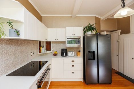 Photo of property in 11 Elmira Avenue, Hokowhitu, Palmerston North, 4410