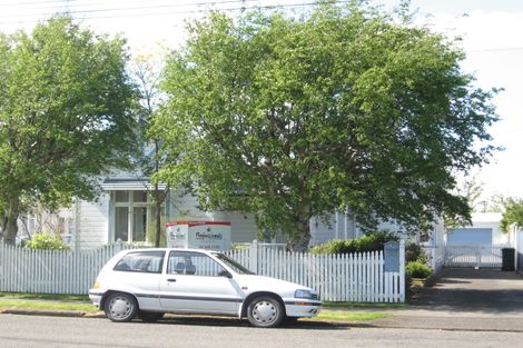 Photo of property in 102 Harrison Street, Whanganui, 4500