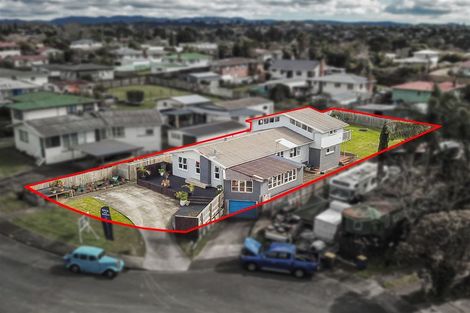 Photo of property in 14 Martin Place, Kelston, Auckland, 0602