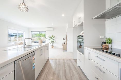 Photo of property in 100 Puhirake Crescent, Pyes Pa, Tauranga, 3112