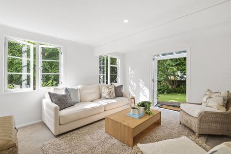 Photo of property in 8 Maritime Terrace, Birkenhead, Auckland, 0626