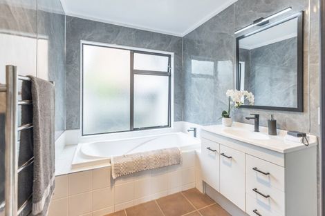 Photo of property in 11 Stirling Place, Dinsdale, Hamilton, 3204