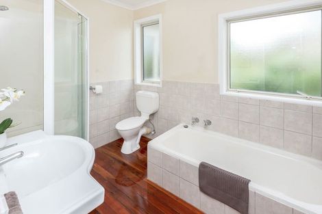 Photo of property in 1/83 Cockle Bay Road, Cockle Bay, Auckland, 2014