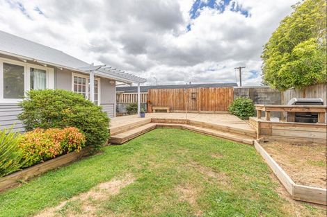 Photo of property in 556a Queen Street East, Levin, 5510