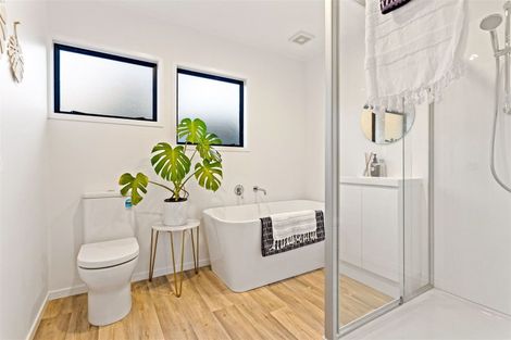 Photo of property in 1/9 Darcy Place, Massey, Auckland, 0614