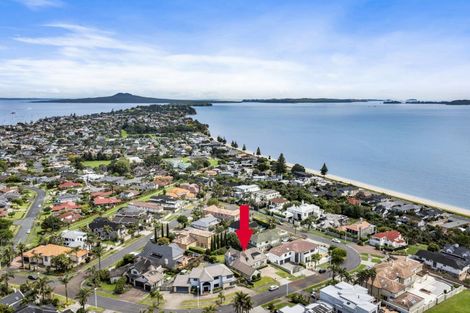 Photo of property in 10 Quedley Court, Eastern Beach, Auckland, 2012