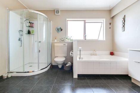 Photo of property in 17 Totara Street, Taradale, Napier, 4112